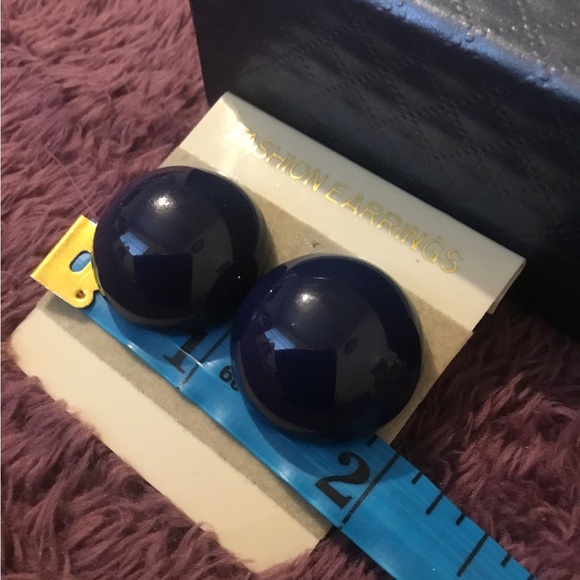 NWT Navy Blue Button Fashion Earrings - Picture 6 of 6